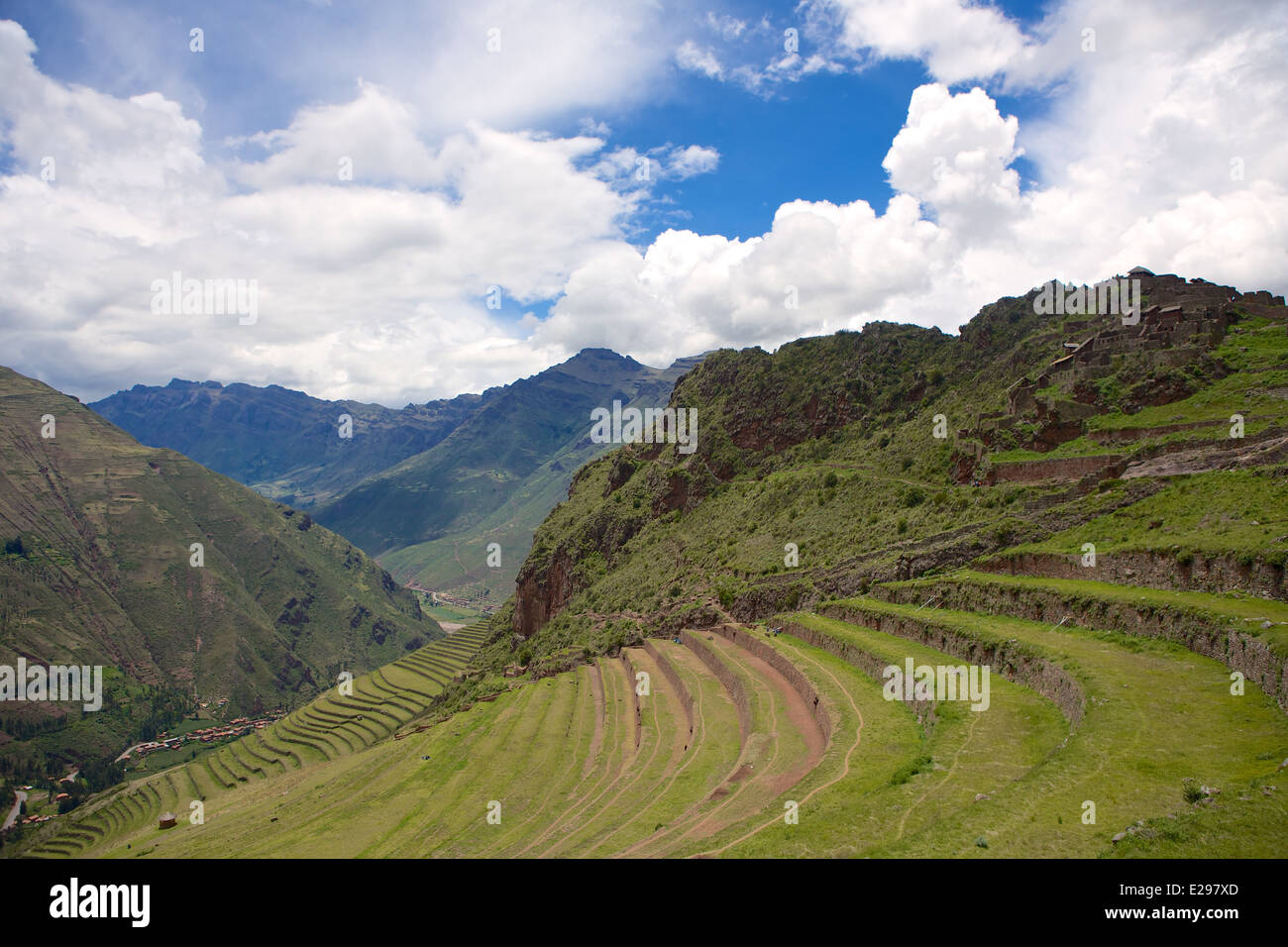 Beautiful Inca ruins at Pisac in the Sacred Valley, the Valle Sagrada ...