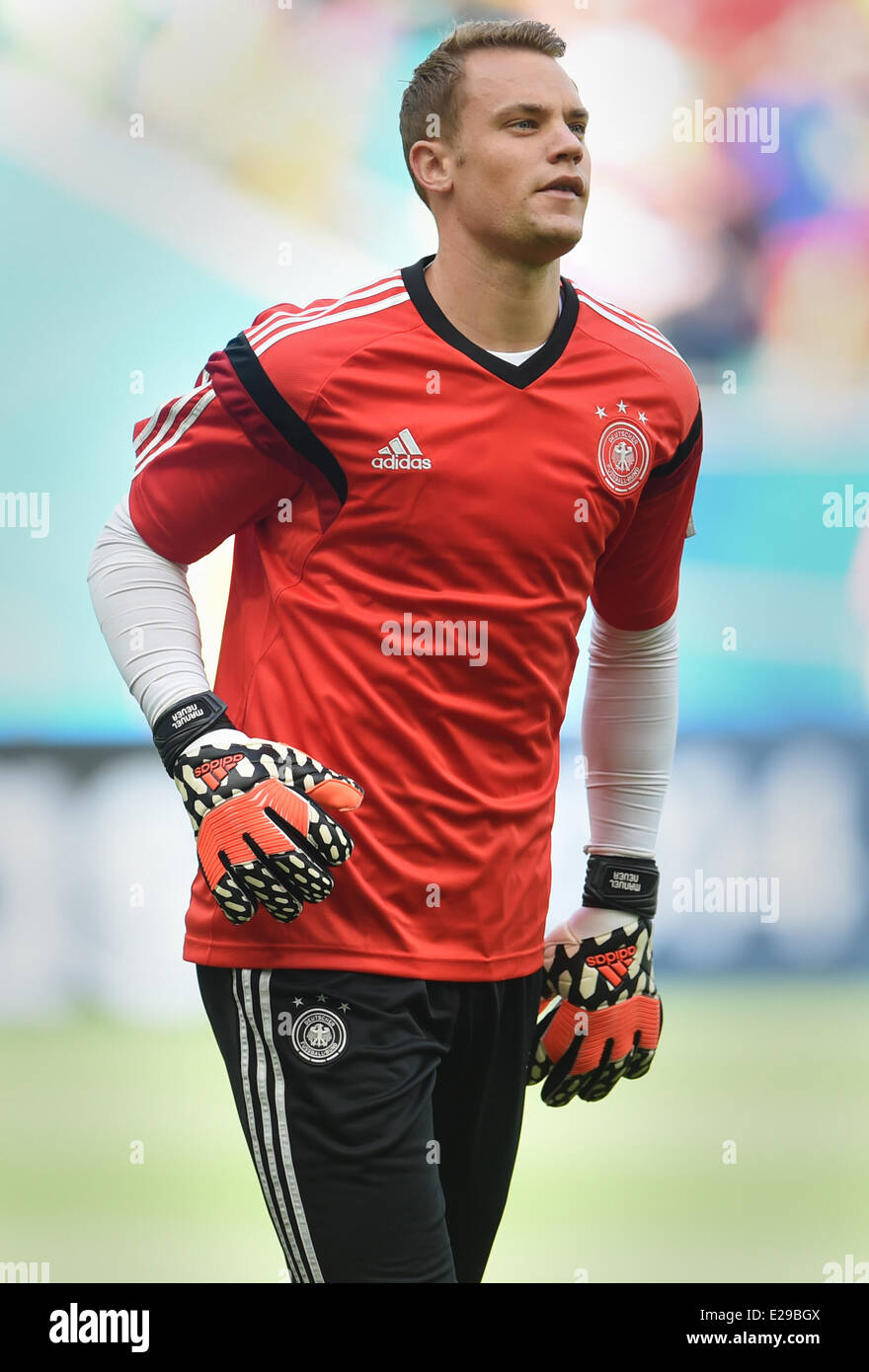 Salvador da Bahia, Brazil. 16th June, 2014. Manuel Neuer of Germany warms up prior to the FIFA World Cup 2014 group G preliminary round match between Germany and Portugal at the Arena Fonte Nova Stadium in Salvador da Bahia, Brazil, 16 June 2014. Photo: Andreas Gebert/dpa Credit:  dpa picture alliance/Alamy Live News Stock Photo