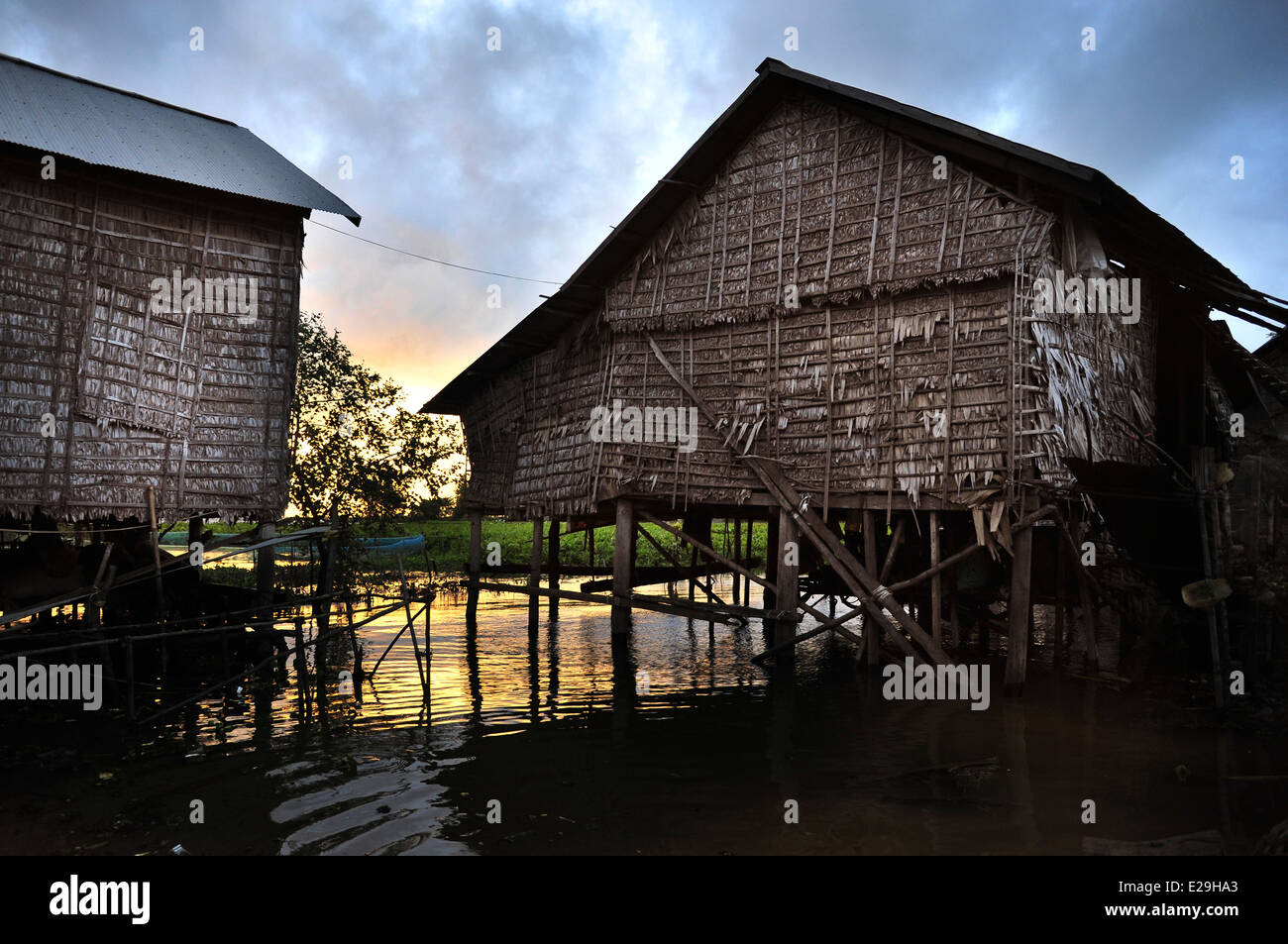 Water stilt houses hires stock photography and images Alamy