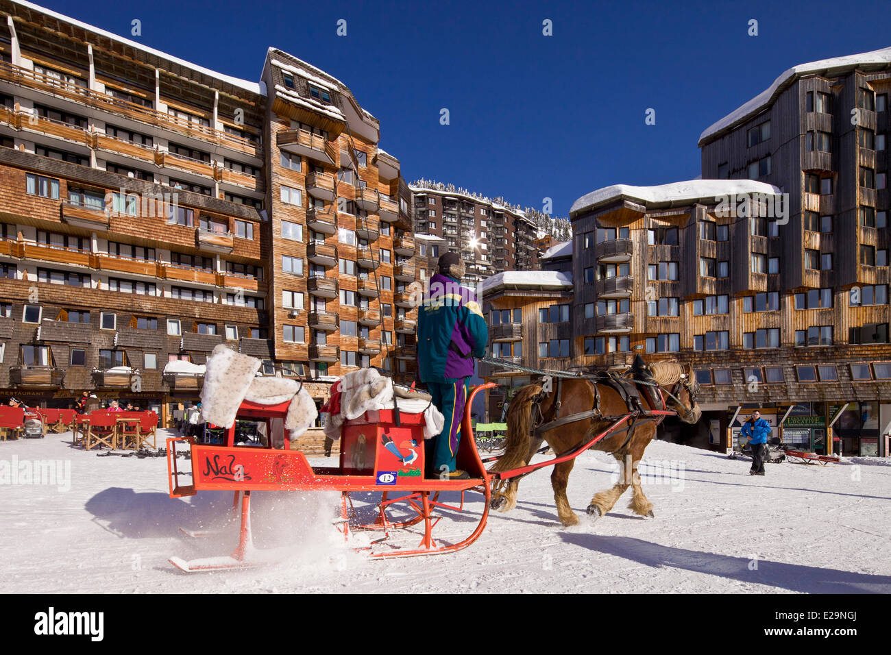 France, Haute Savoie, Avoriaz, forbidden to vehicles, sleigh allowing moves Stock Photo