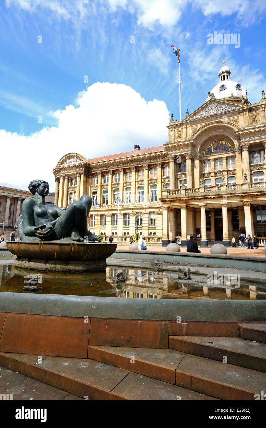 The River Fountain (aka The Floozie in the Jacuzzi) with the Council ...
