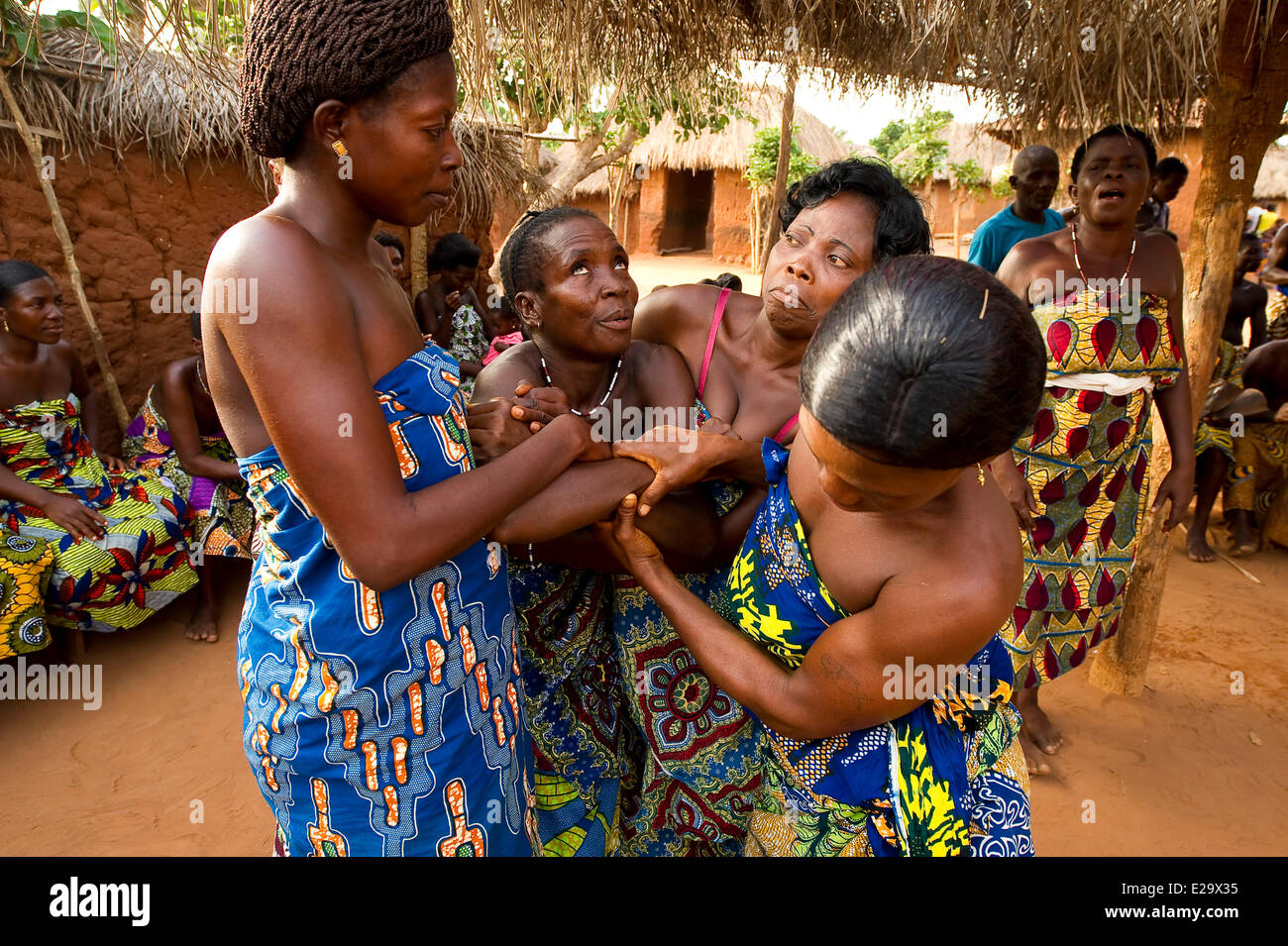 Togo, Amenodji, Atingali vodoo ceremony, for healing, women falling into transes Stock Photo