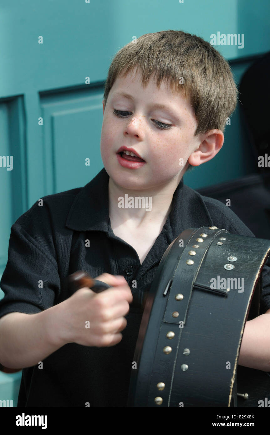 Irish drum bodhran hires stock photography and images Alamy