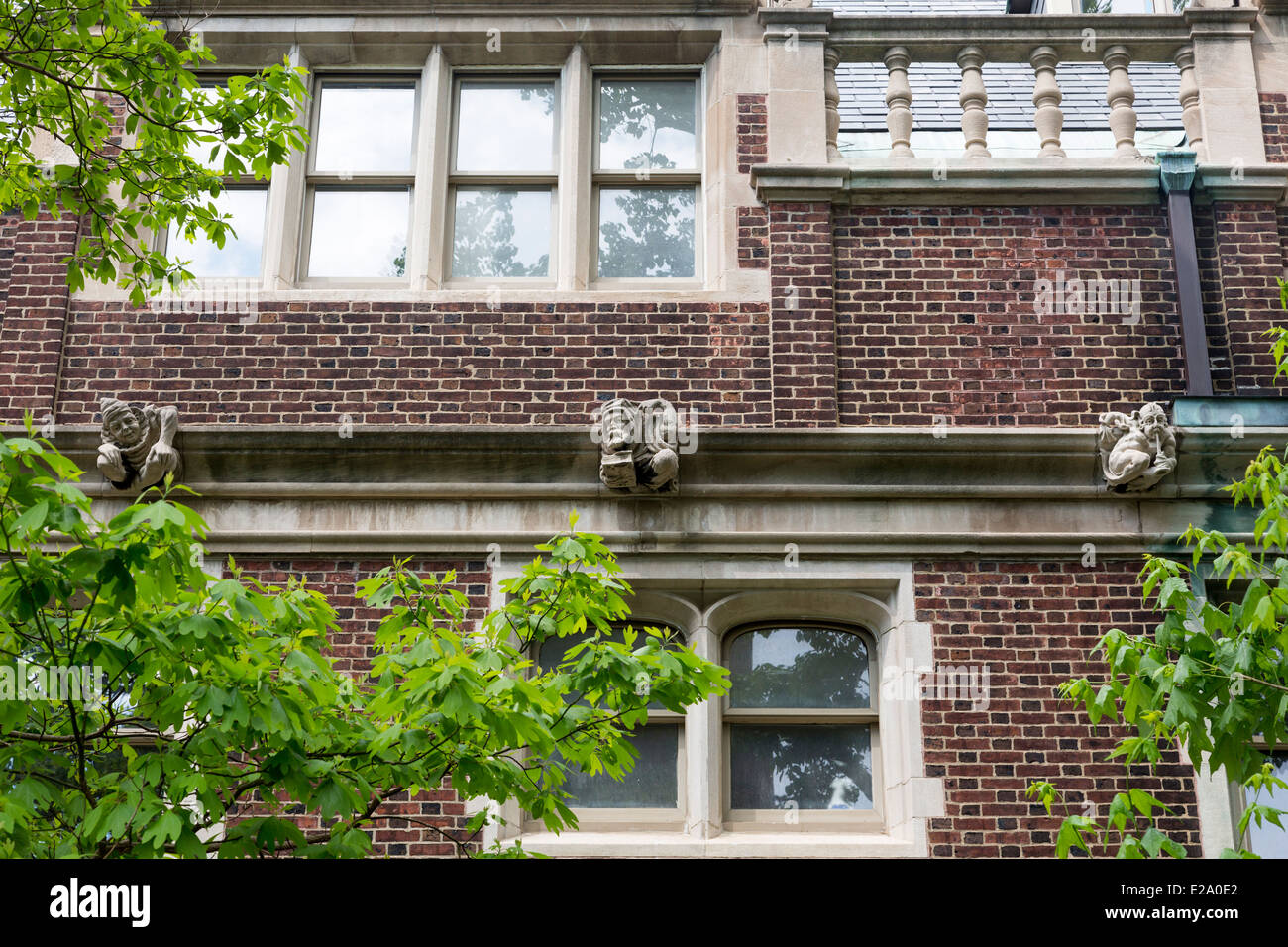 detail of mens' dormitories with gargoyles, University of Pennsylvania, Philadelphia, USA Stock Photo