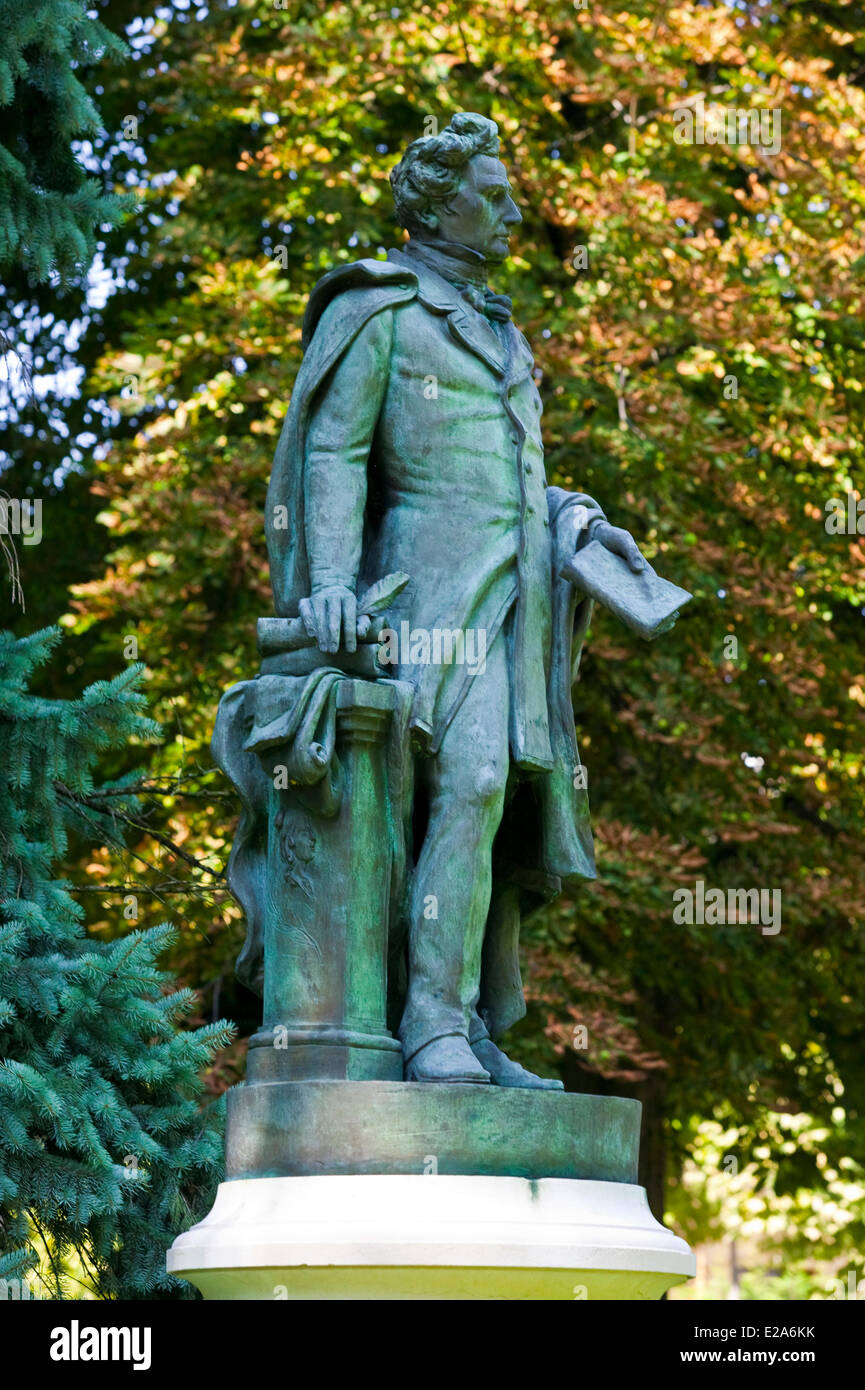 France, Savoie, Aix les Bains, Lamartine, bronze statue of Livio Benedetti in the floral park of Spa Stock Photo