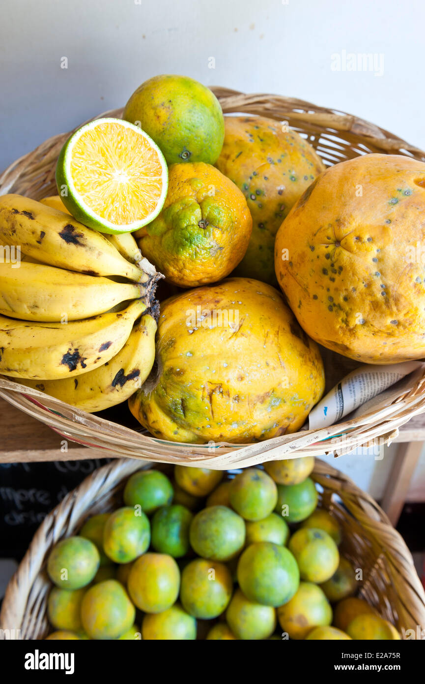 Peru, Cuzco Province, Cuzco, tropical fruit basket served in the restaurant of one of three hotels of Ninos Hotel managed by Stock Photo