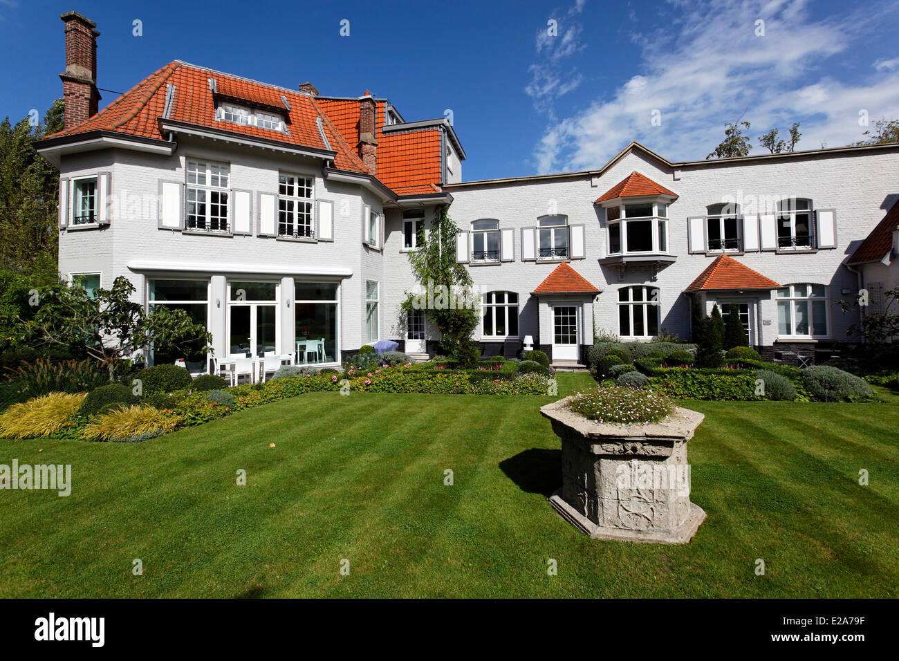 rance, Nord, Roubaix, La Villa Carat, a former factory house of the XIXth century transformed into hosts' apartments, garden Stock Photo