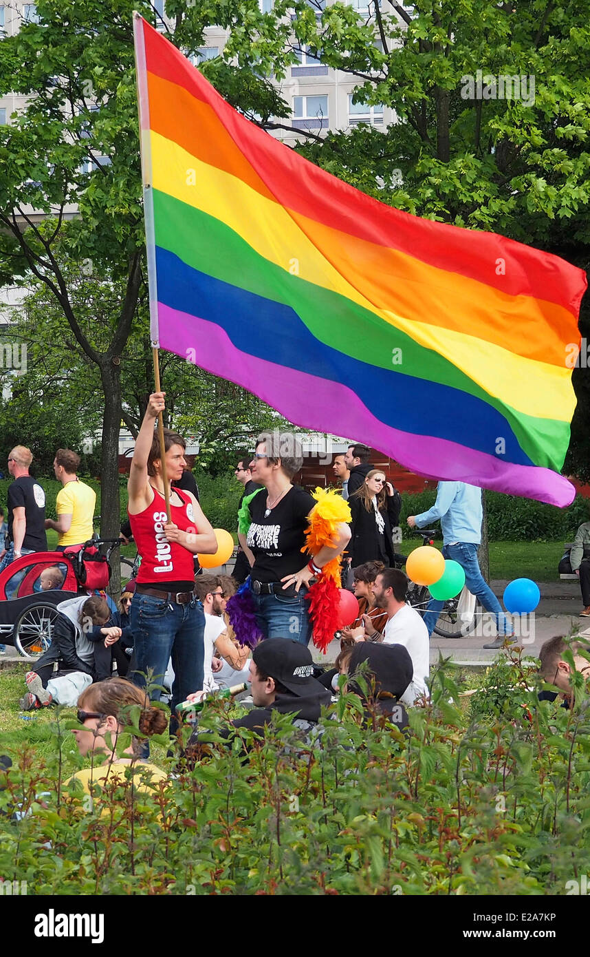 Homosexuals and lesbians demonstrate in Berlin on May 17, 2014 against Homophobia and gay discrimination. Photo: Wolfram Steinberg dpa Stock Photo