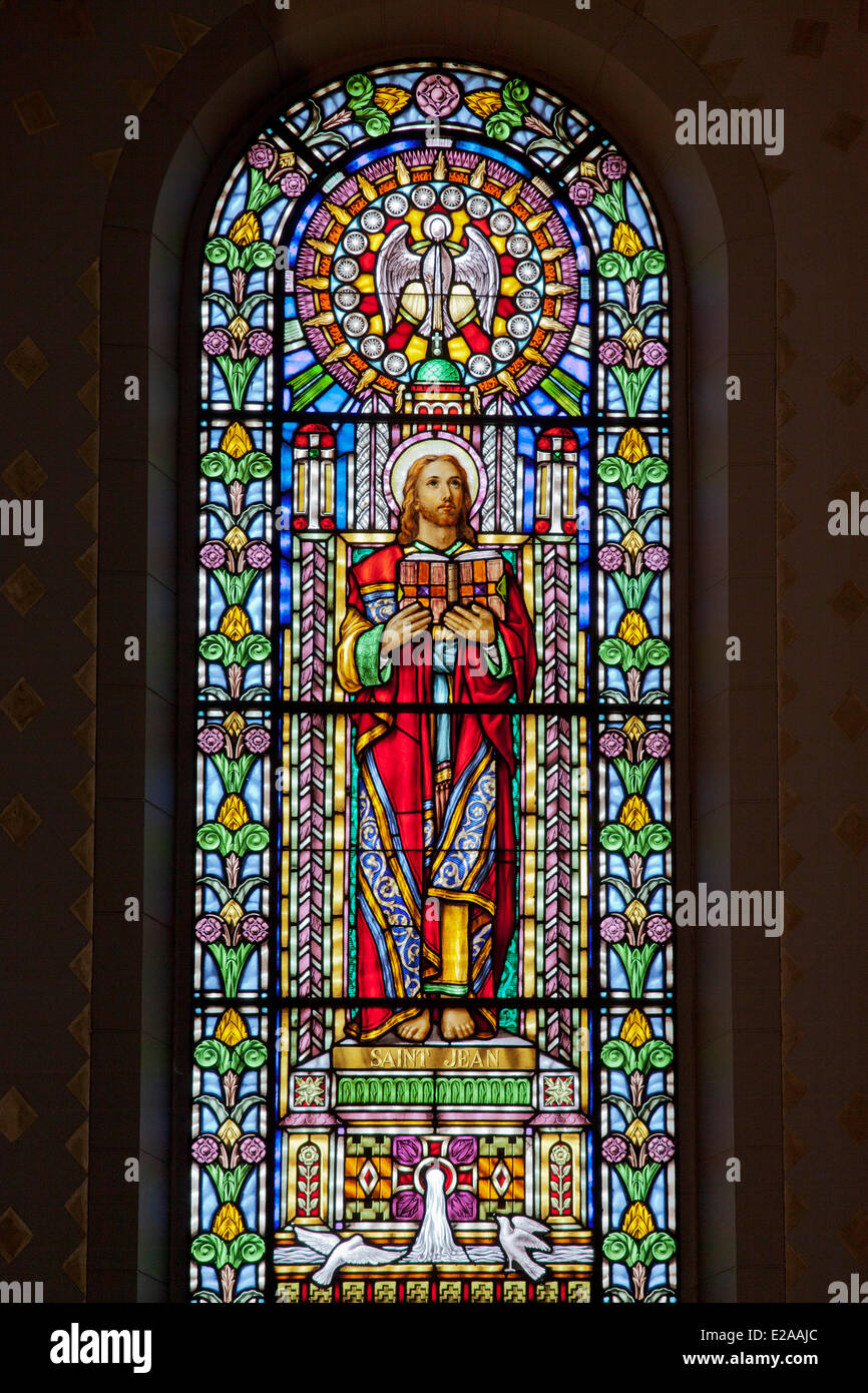Canada, Quebec Province, Montreal, Rosemont, Holy Spirit Church, stained glass by Guido Nincheri Stock Photo