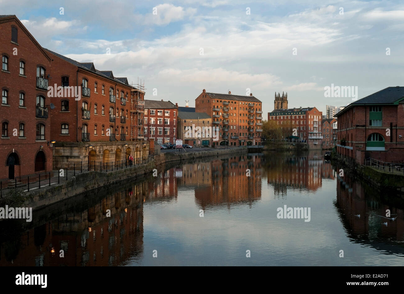 United Kingdom, Yorkshire, Leeds, downtown, Aire River Stock Photo Alamy