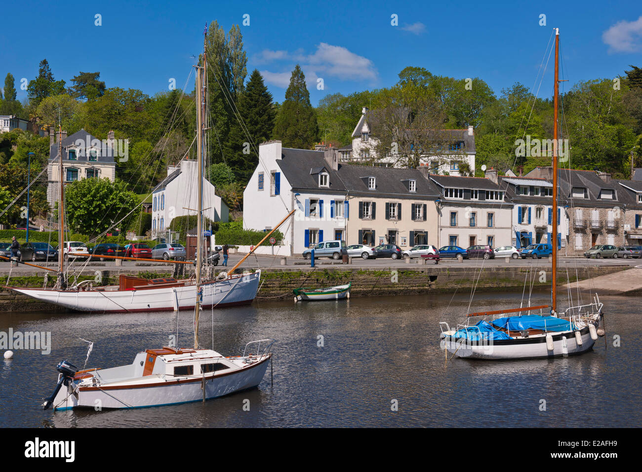 France, Finistere, Pont Aven, harbour on Odet River and Quai Theodore Botrel in the background Stock Photo
