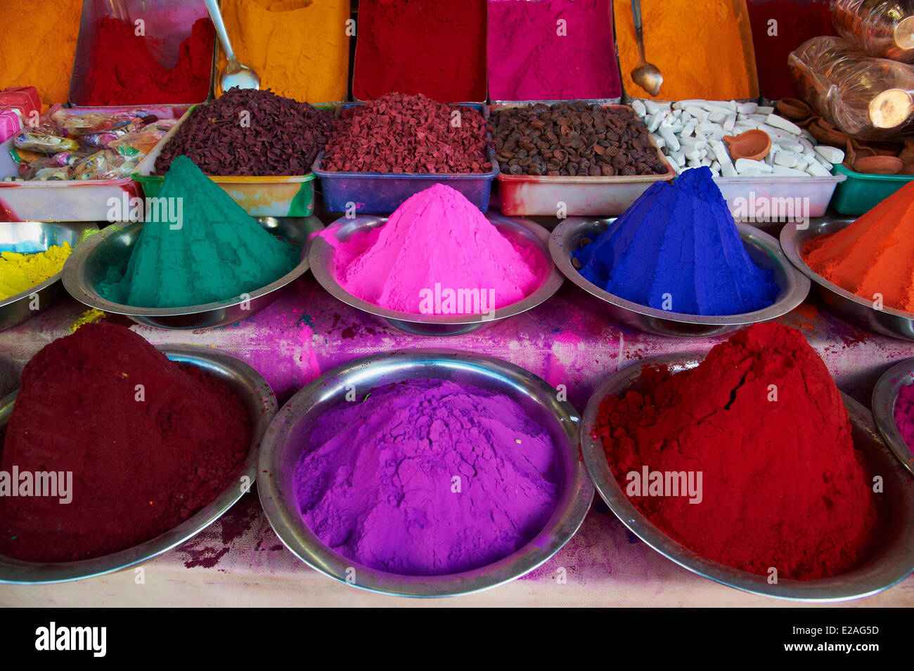 India, Karnataka state, Mysore, Devaraja market, colour powder Stock