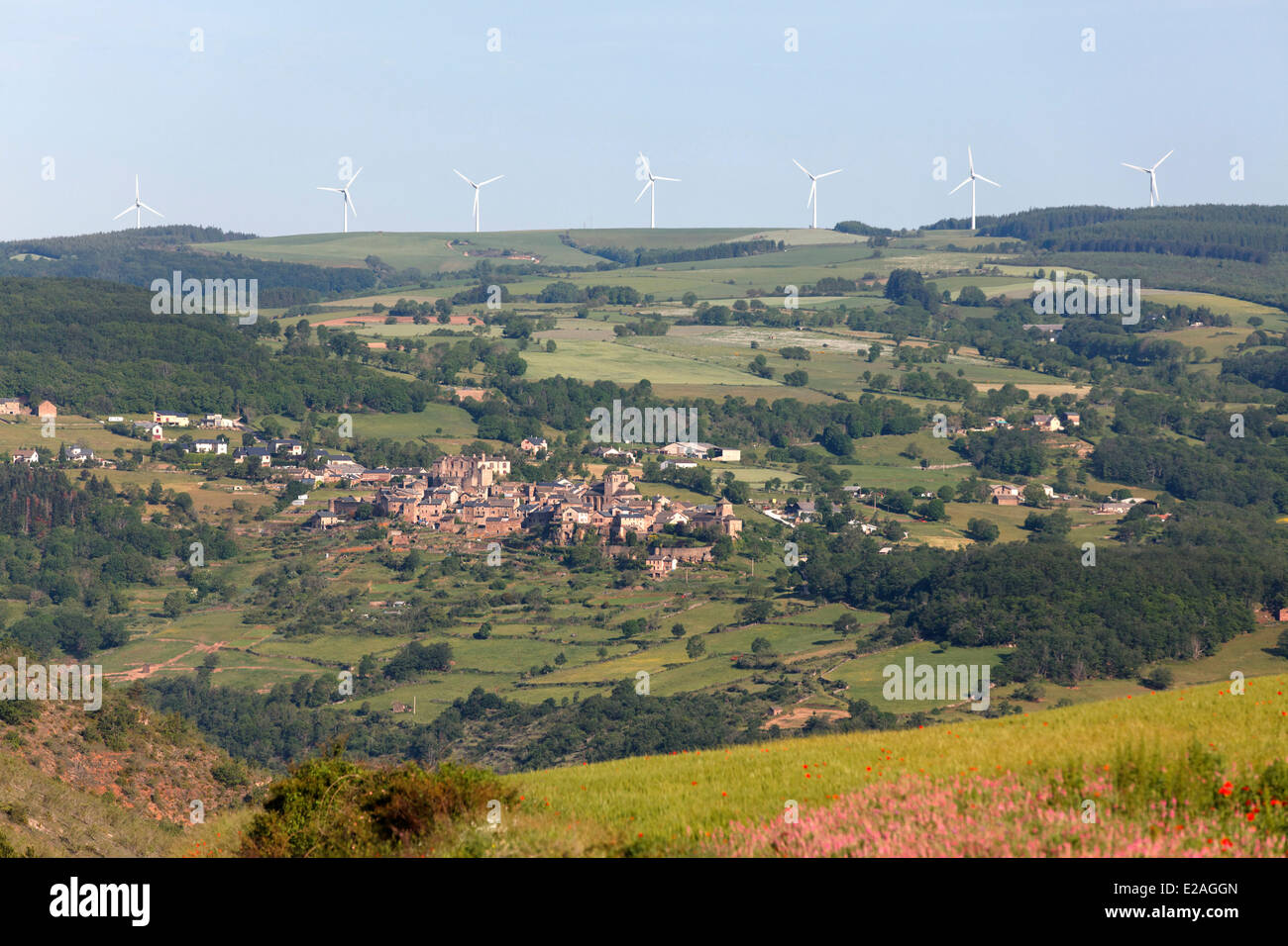 France, Aveyron, above the wind Castelnau Pegayrol, between plateau and valley of the Tarn Levezou Stock Photo