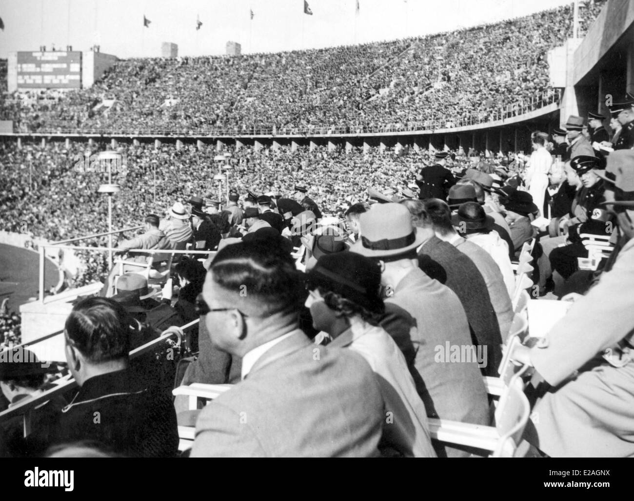 Spectators and VIP box during the Olympics in Berlin 1936 Stock Photo -  Alamy