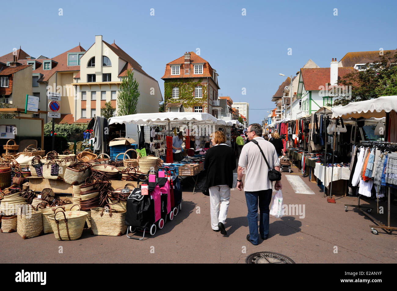 France, Pas de Calais, Le Touquet, market square, walkers on market day ...