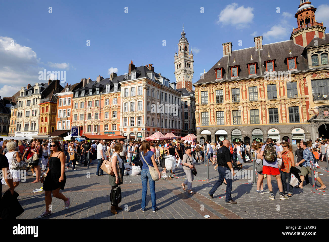 France, Nord, Lille, Flea Market (Braderie), crowd on the Grand Place with the belfry of the Chamber of commerce and industry Stock Photo
