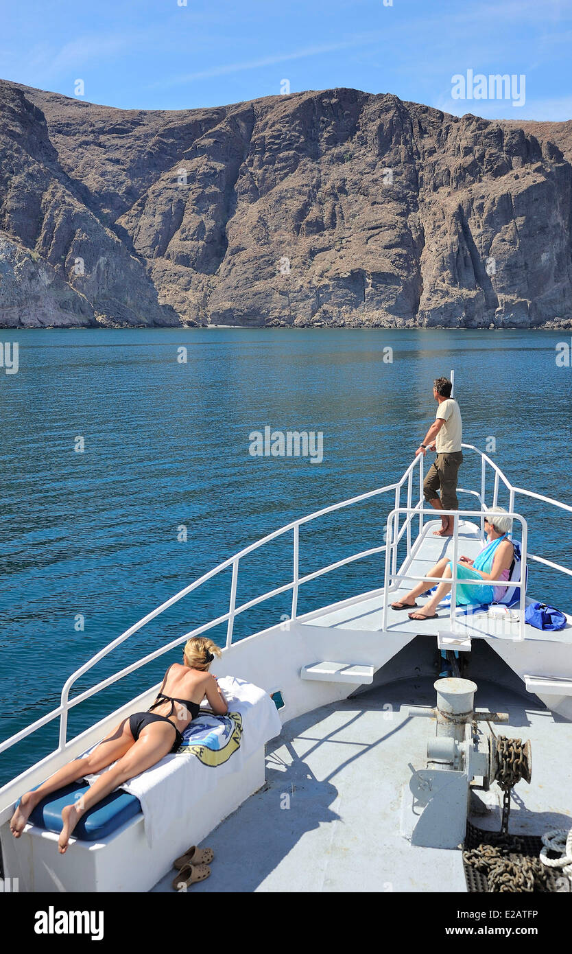 Mexico, Baja California Sur State, Sea of Cortez, listed as World Heritage by UNESCO, Cruising along the coast aboard Stock Photo