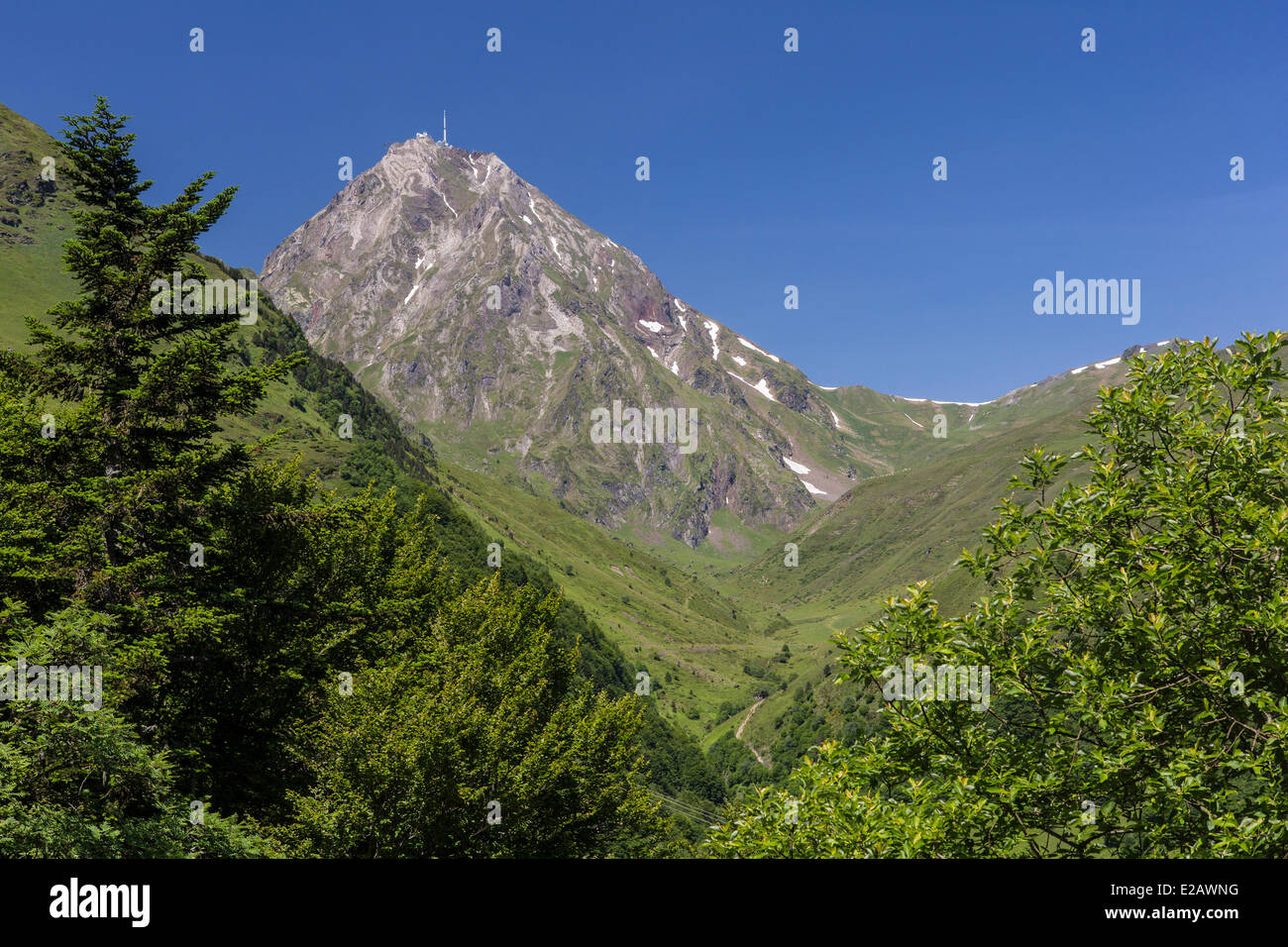 France, Hautes Pyrenees, Bagneres de Bigorre, Pic du Midi (2877m) Stock Photo