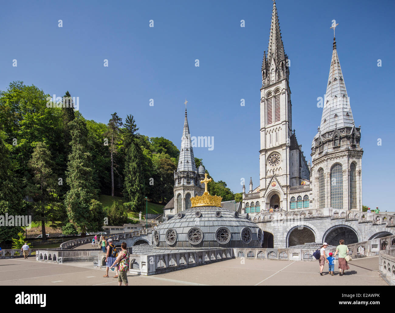 France, Hautes Pyrenees, Lourdes, Basilique Notre Dame de Lourdes Stock ...