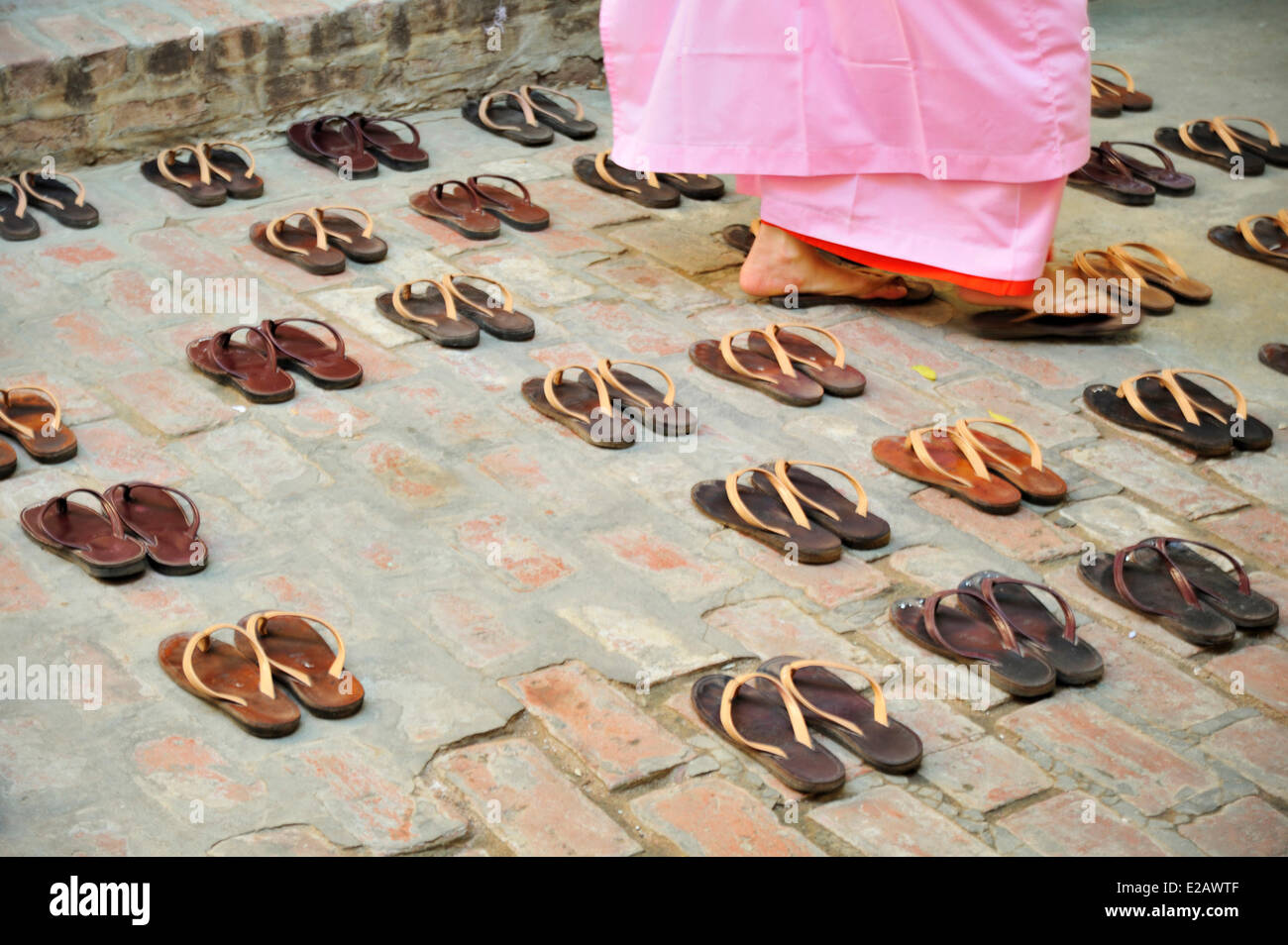 Burma flip flop hi-res stock photography and images - Alamy