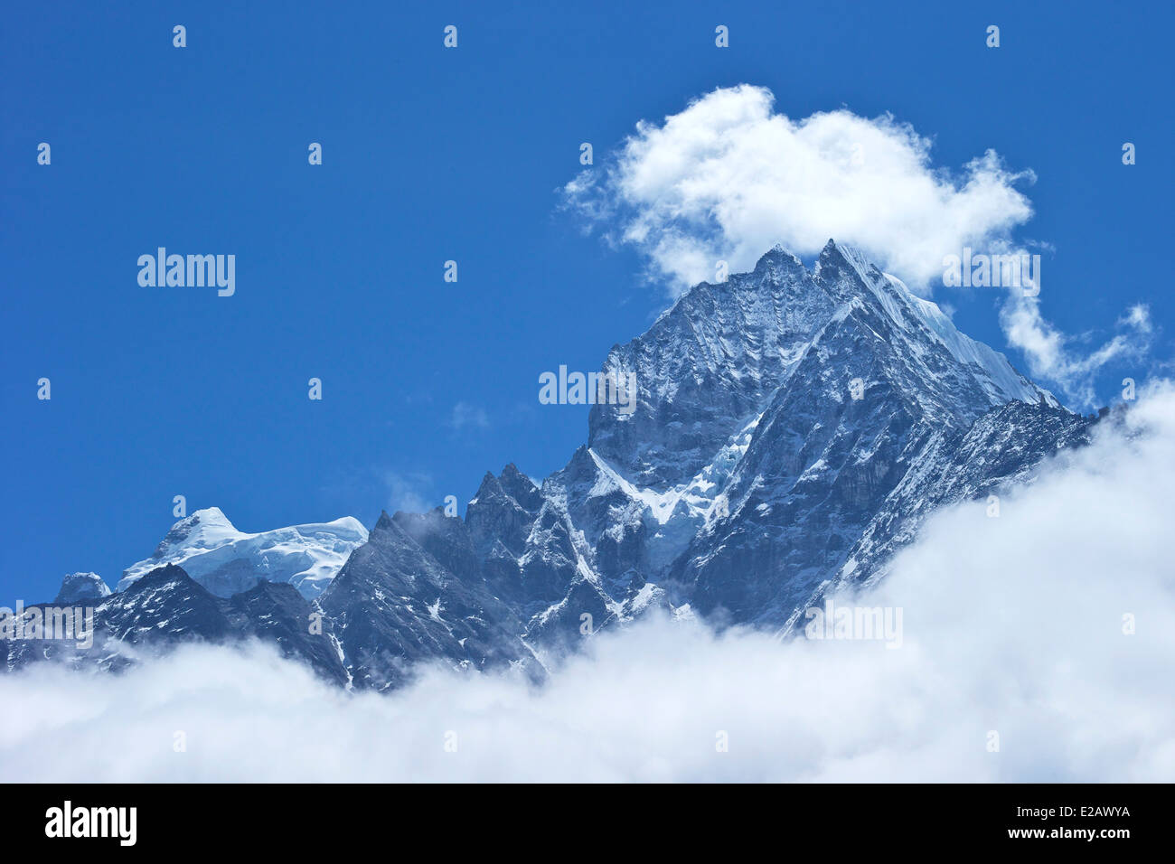 View of Mt. Thamserku from trail between Namche Bazaar and Everest View Hotel, Sagarmatha National Park, Nepal, Asia Stock Photo