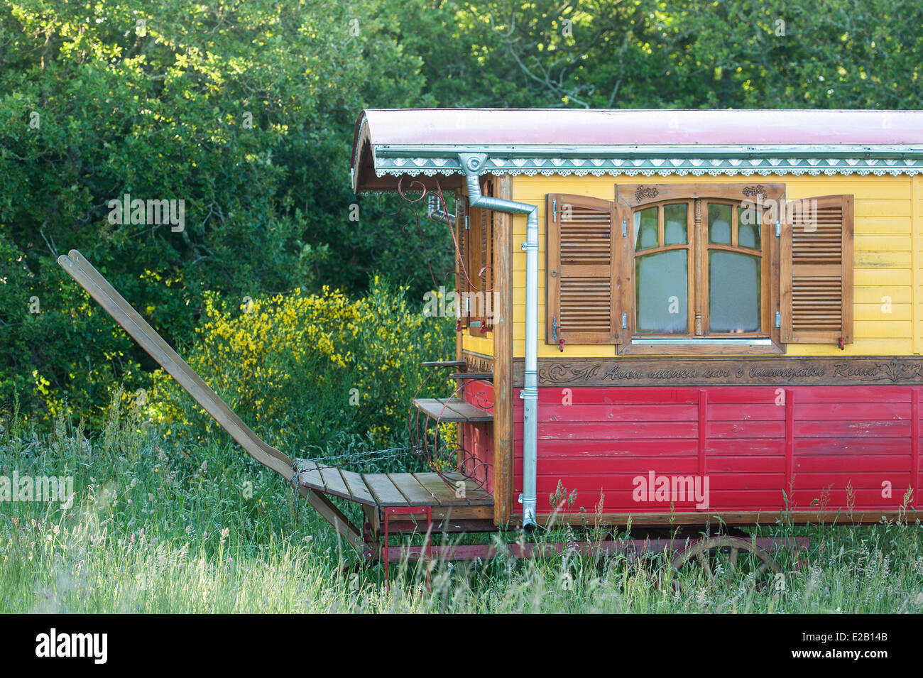 France, Morbihan, Ploemel, Domaine de Dihan tourist accomodation, gypsy caravan Stock Photo