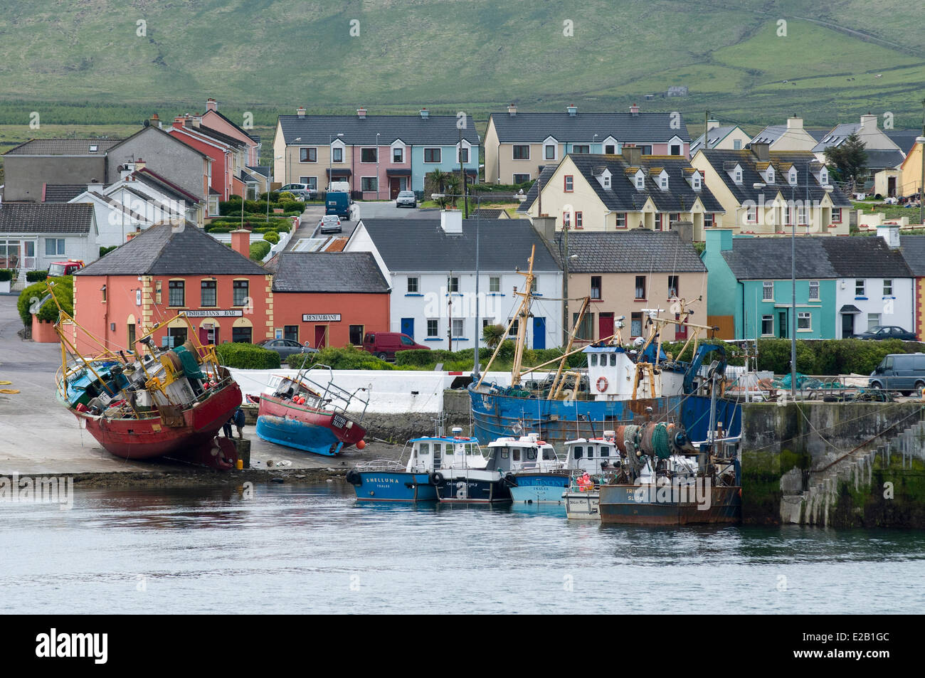Ireland, County Kerry, Portmagee, fishing boats in the harbor Stock Photo