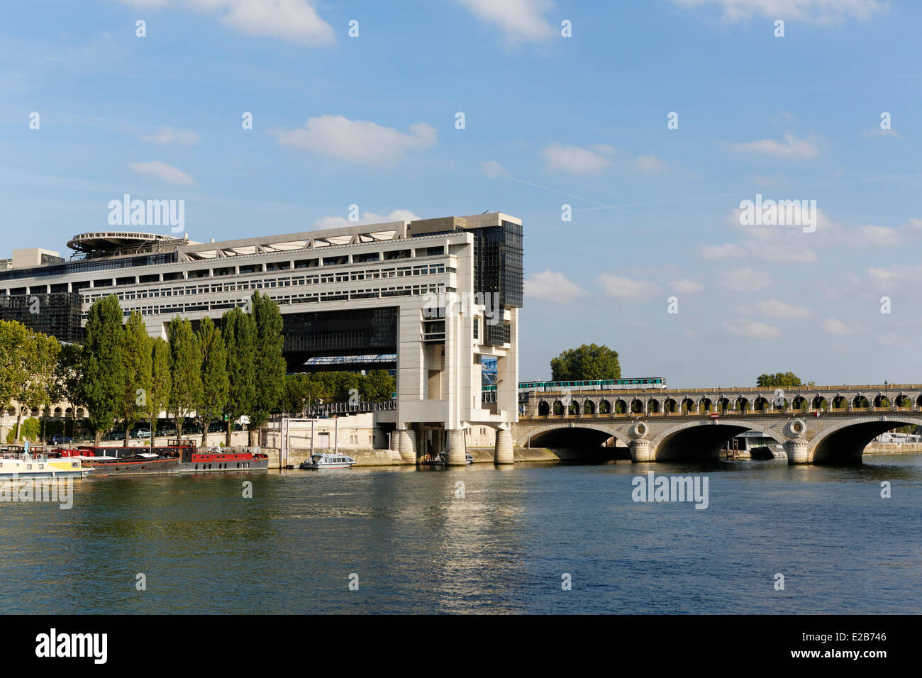 France, Paris, Quai de la Rapee, the Ministry of Economy and Finance or Bercy by the architects France, Paris, Quai de la Rapee, the Ministry of Economy and Finance or Bercy by the architects