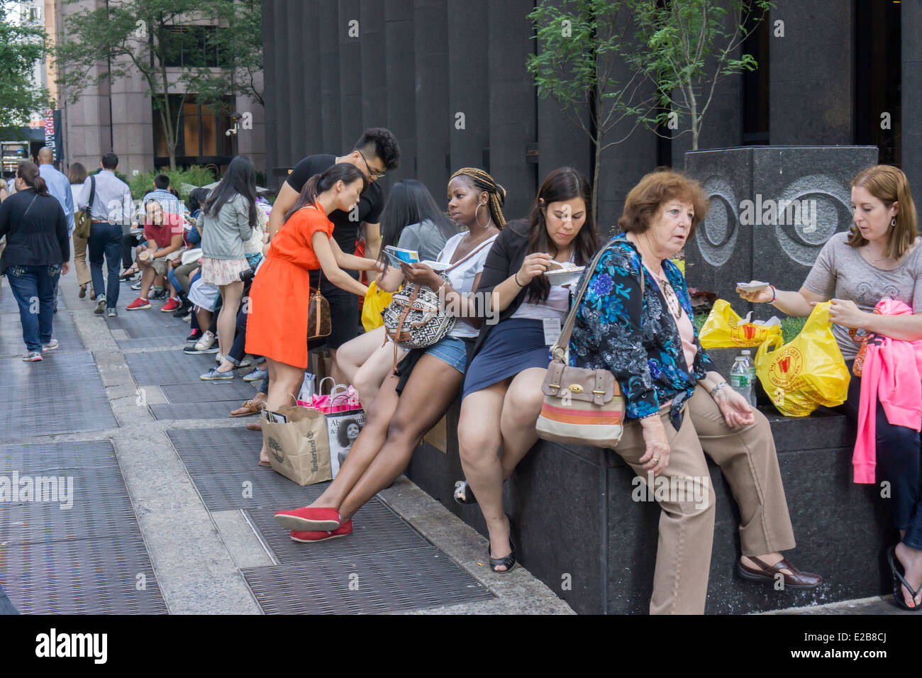 The popular Halal Guys food cart in Midtown Manhattan in New York Stock ...