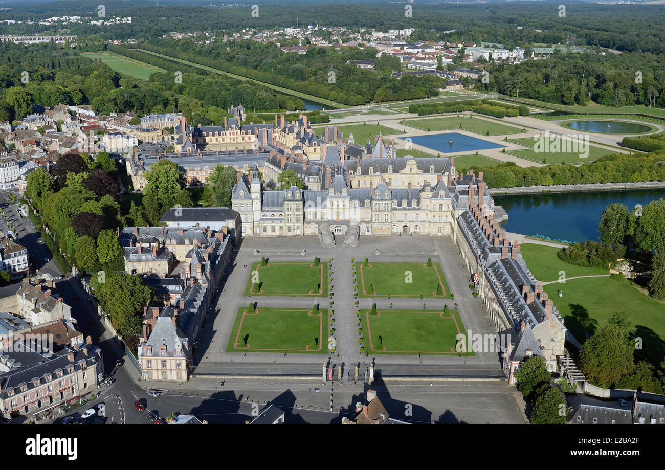 France, Seine et Marne, Chateau de Fontainebleau listed as World Heritage by UNESCO (aerial view) Stock Photo