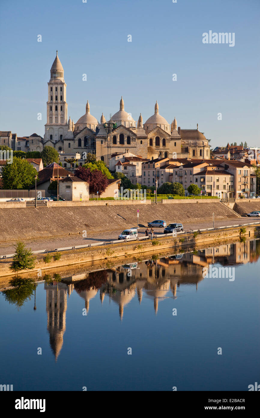 France, Dordogne, Perigord Blanc, Perigueux, Saint Front Byzantine ...
