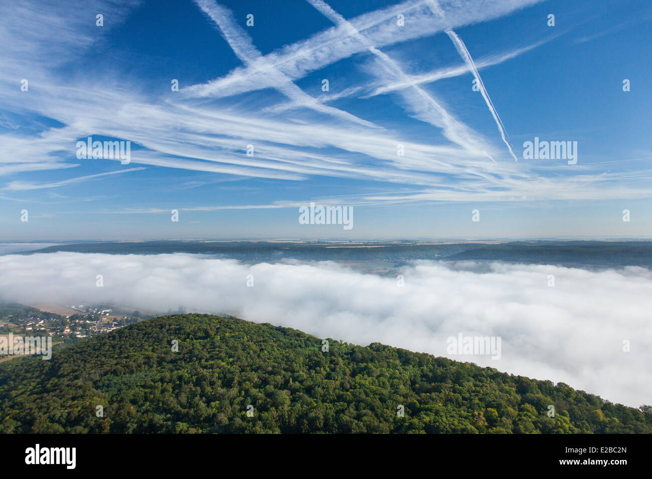 France, Eure, Saint Pierre la Garenne, fog over the valley of the Seine (aerial view) Stock Photo