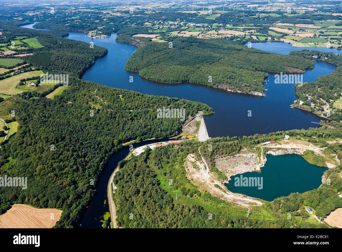 France, Cotes d'Armor, Mur de Bretagne, Guerledan dam (aerial view) Stock Photo