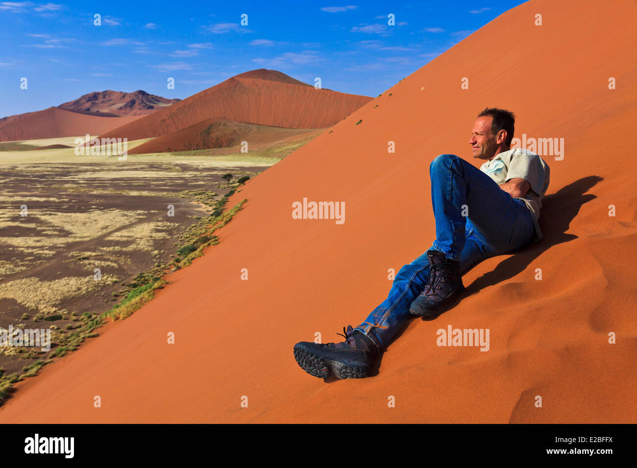 Hiker sossusvlei namib naukluft national park hi-res stock photography ...