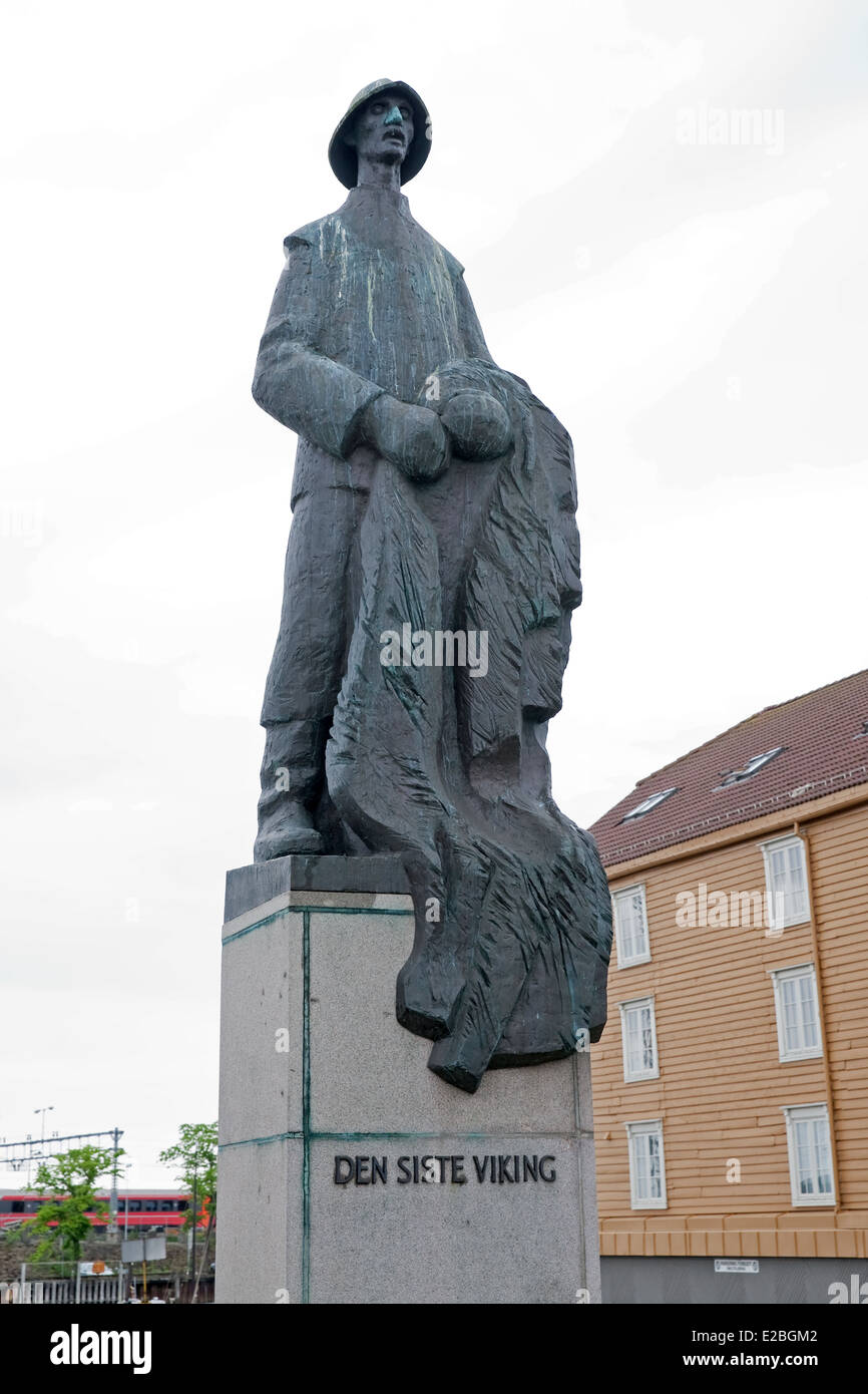 Den Siste Viking, the last viking statue, made by Nils Aas in Trondheim
