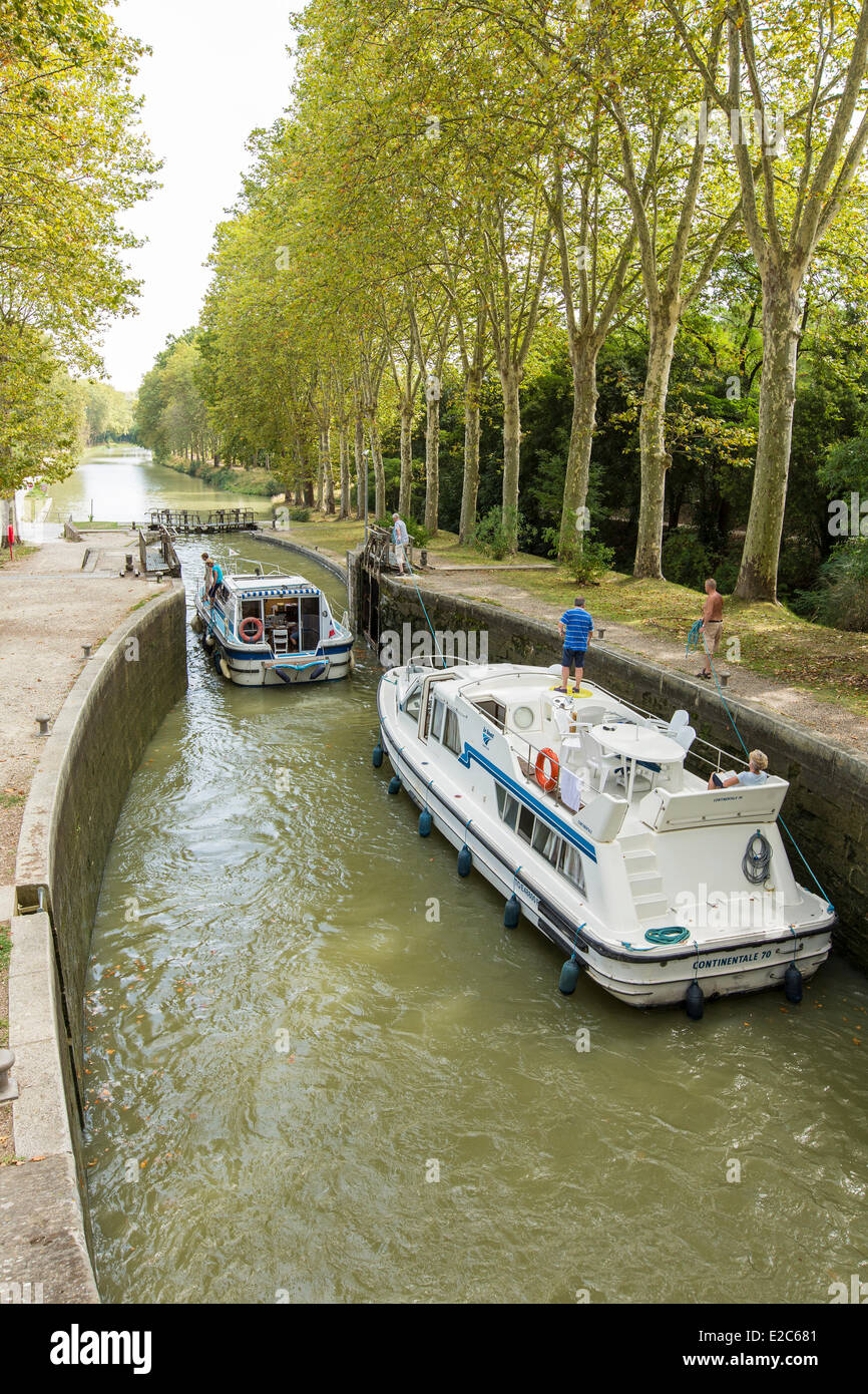 France, Aude, Castelnaudary, the Canal du Midi listed as World Heritage by UNESCO, the lock quadruples of Saint Roch Stock Photo
