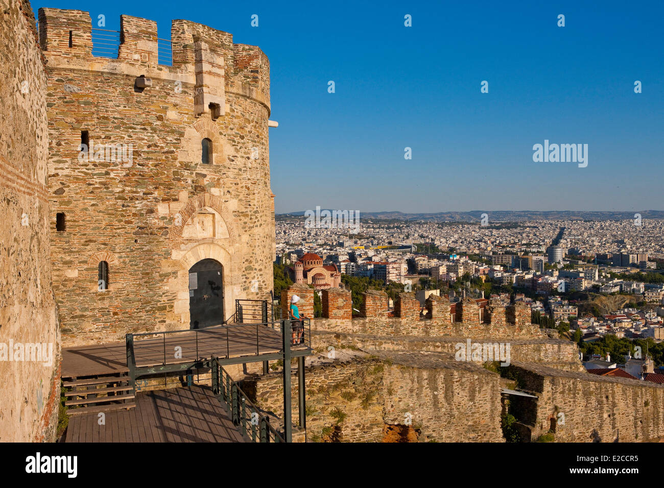 greece-macedonia-thessaloniki-the-city-remains-high-and-its