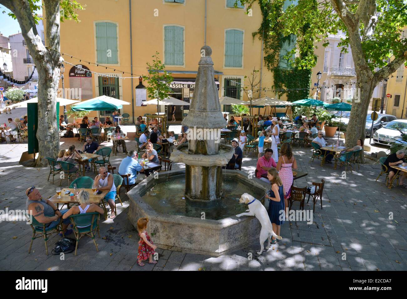France, Herault, Beziers, square of the Revolution, terrace of restaurants around one stone