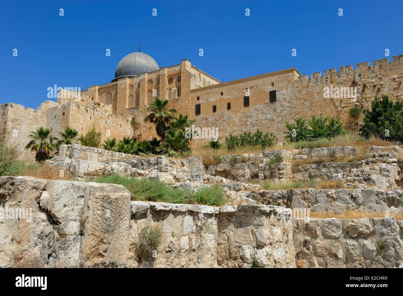 Israel, Jerusalem, holy city, the old town listed as World Heritage by UNESCO, the Temple Mount seen from the Davidson Center, south retaining wall of the Temple built by Herod the Great and the Al Aqsa mosque Stock Photo
