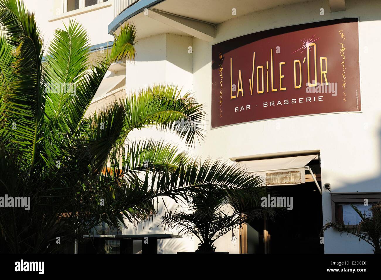 France Loire Atlantique Le Pouliguen the restaurant La Voile d'Or Stock  Photo - Alamy