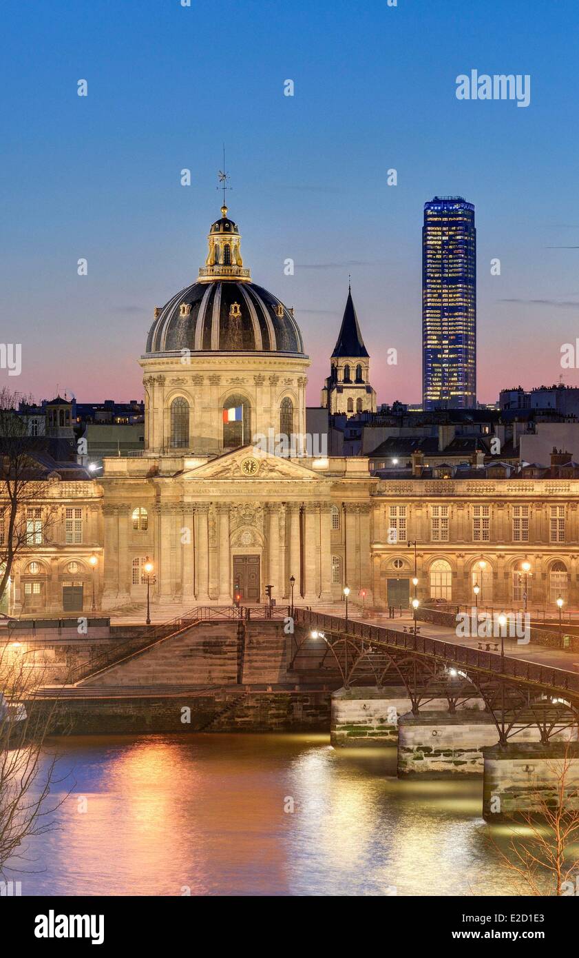 France Paris Seine river banks listed as World Heritage by UNESCO with the Arts bridge the Institute of France (French academy) Stock Photo