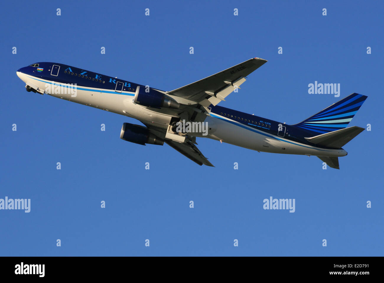 AZERBAIJAN AIRLINES BOEING 767 Stock Photo - Alamy