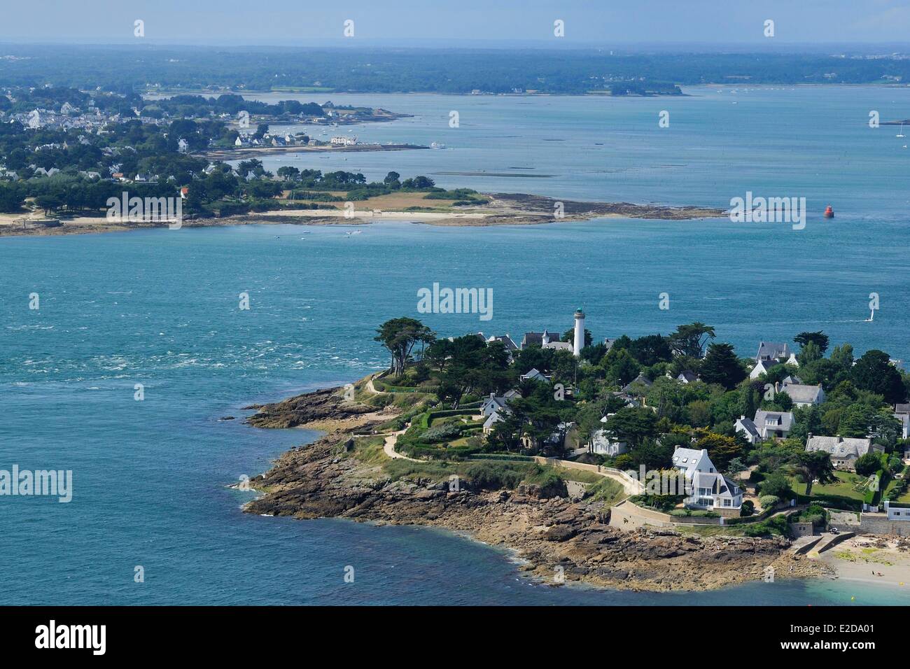 France Morbihan Violent Ocean Currents At The Entrance Of The Gulf Of Morbihan Golfe Du Morbihan Between Port Navalo In Arzon Stock Photo Alamy