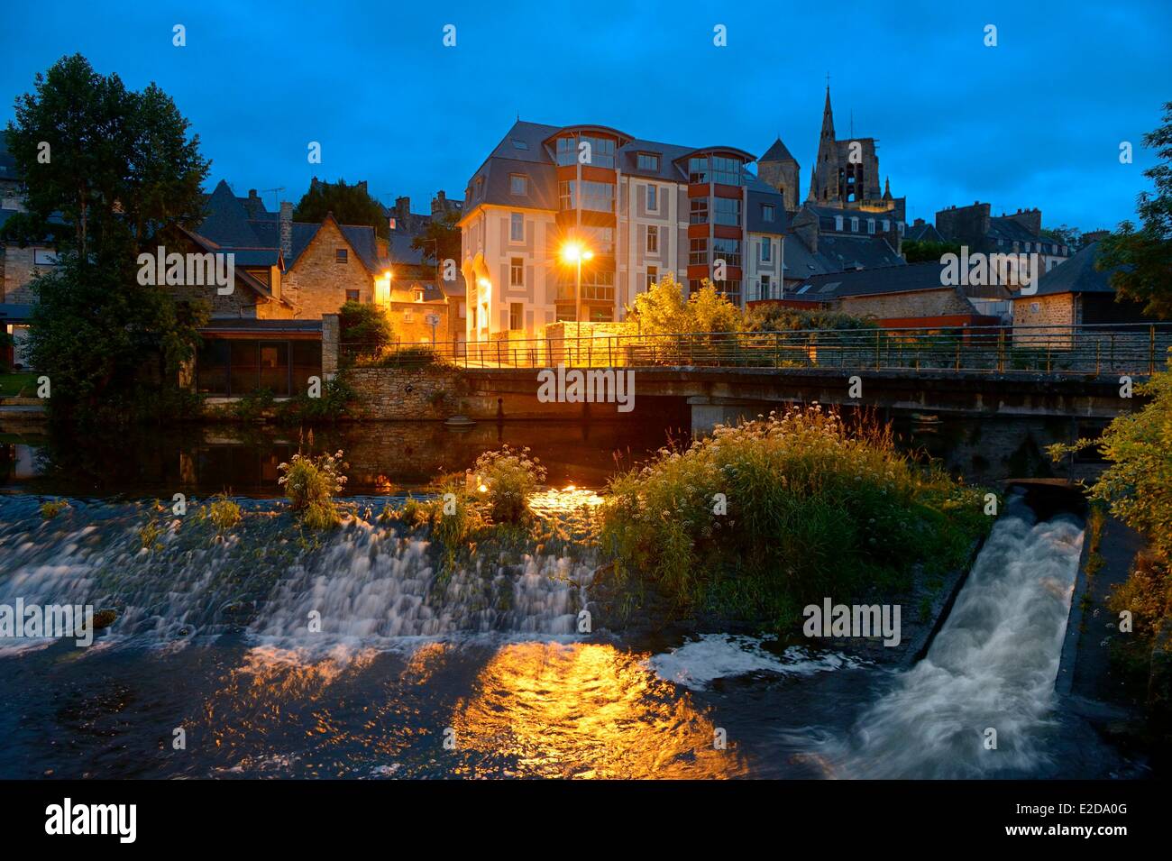 France Cotes d'Armor Guingamp medieval district on the banks of the Trieux river and the the Basilica of Notre dame de Bon Stock Photo