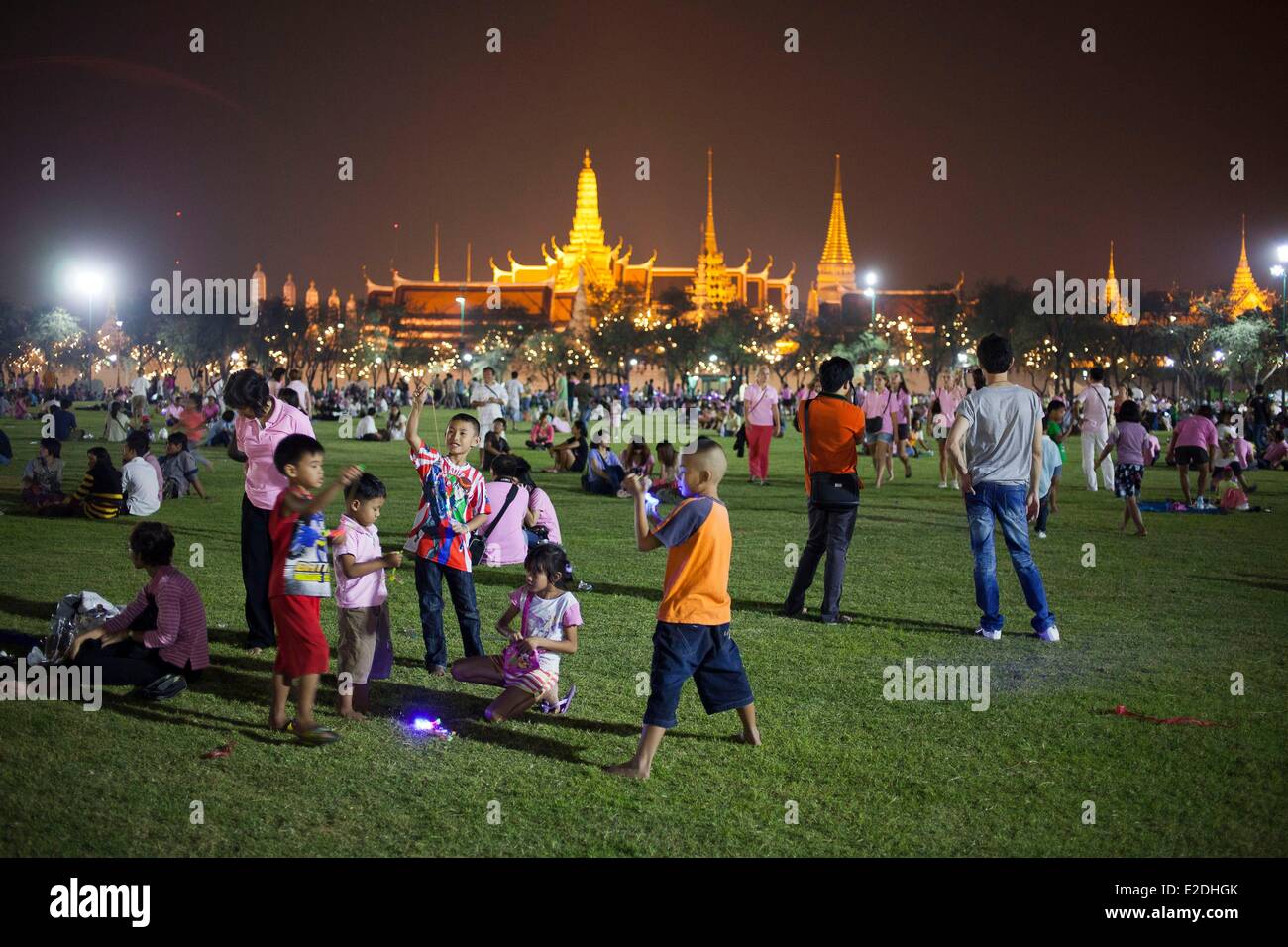 Thailand Bangkok Wat Phra Kaew Grand Palace Sanam Luang Park King's birthday (05/12/2011) illuminations Stock Photo