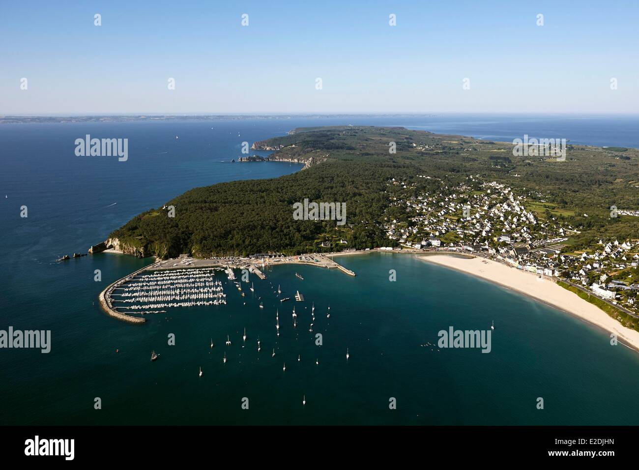 France Finistere Iroise Sea Armorica Natural Regional Park Presqu'ile de Crozon Crozon