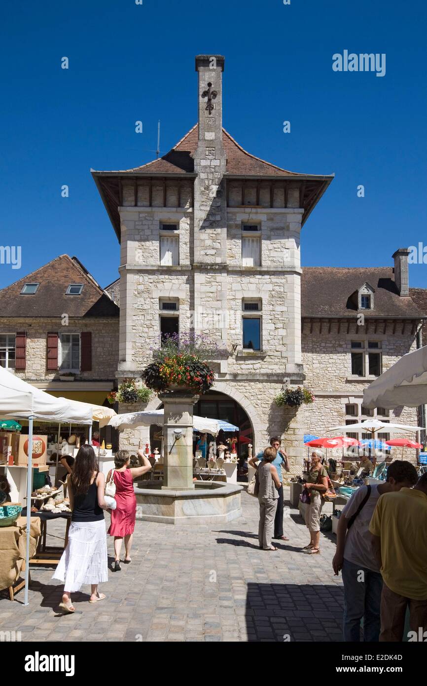 France, Lot, Haut Quercy, Gramat, place de la Halle, old house and potters' market, Stock Photo