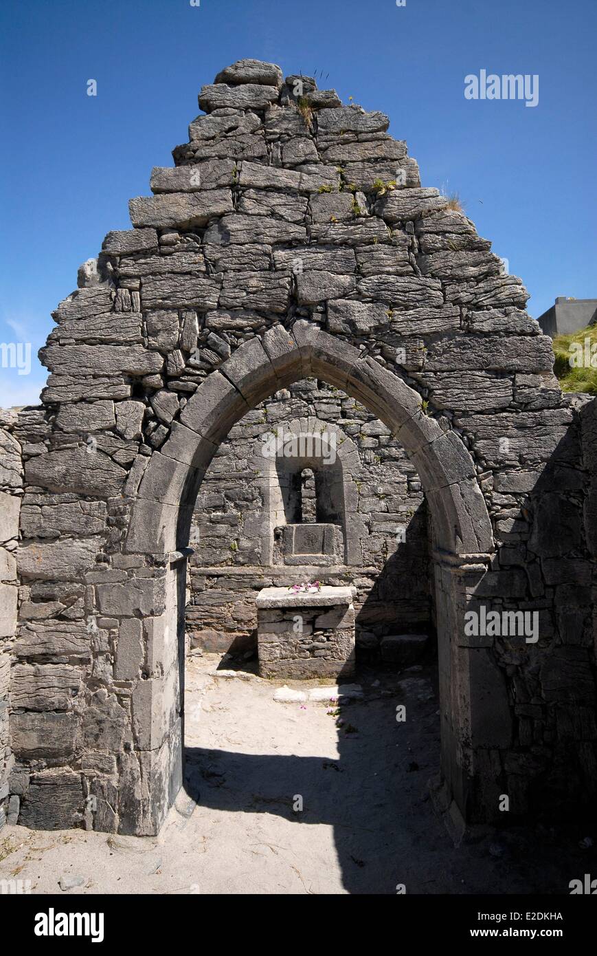 Inisheer church hi-res stock photography and images - Alamy