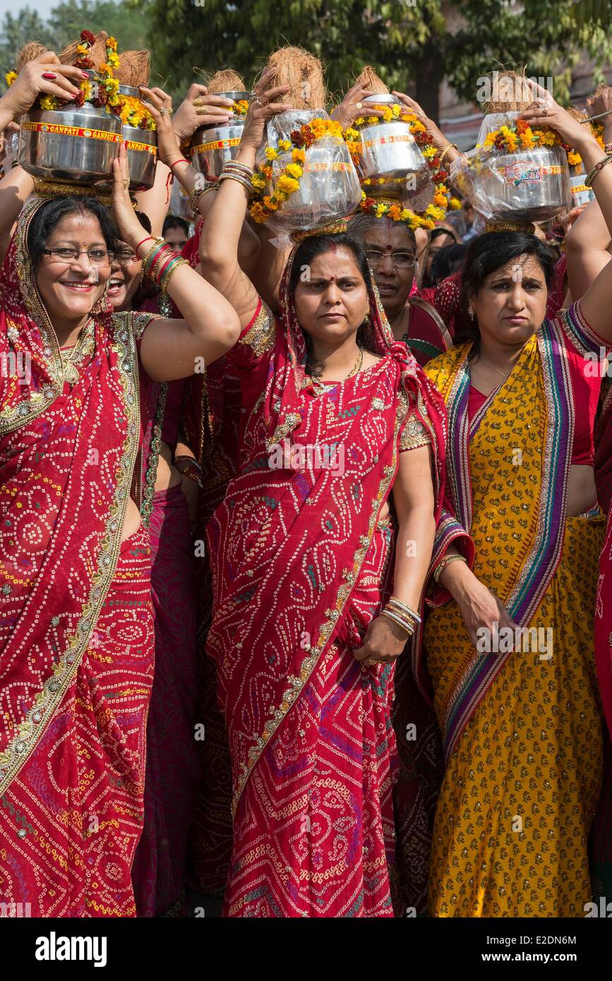 India Rajasthan state Jaipur procession around a guru Stock Photo