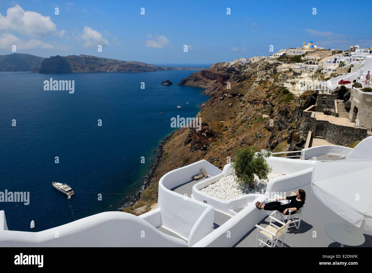Greece Cyclades Aegean Sea Santorini (Thira or Thera) village of Oia Relais & Chateaux hotel Kirini Suites & Spa overlooking Stock Photo